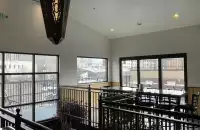 Entire Bar (8)